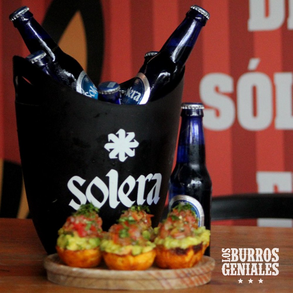 BurrosGeniales's tweet photo. ¿Hoy es viernes chiquito y tienes ganas de algo "tipo tranquilo"😜? Acércate al C.C #SanIgnacio que te esperamos con unas birrras y lo mejor de la comida mexicana pero con toque venezolano. #LosBurrosGeniales #30May https://t.co/sZnErbcSeF