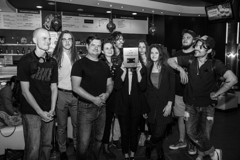 Stow_MTA's tweet photo. Nagroda publiczności ✌️✌️ za film Matki w to nie mieszaj!! na  fesitiwalu VHS FEST VOL. 2 organizowanym przez @szkolareklamy  i #MultikinoUrsynów 

#filmcrew https://t.co/aDk7p8FSZn
