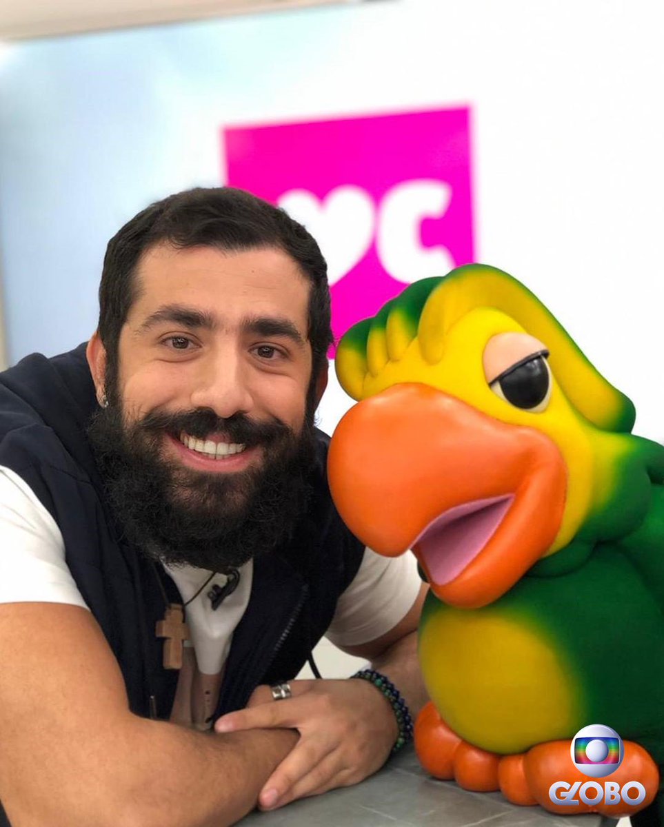 TVGloboInter's tweet photo. Melhor dupla, sim ou claro? 😍 Volte sempre, Kaysar! #MaisVocê https://t.co/GXRdUimbKR