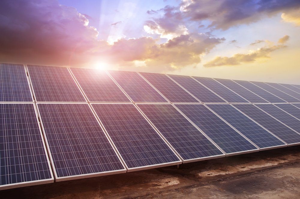 GrupoEnergia16's tweet photo. El gestor de activos canadiense #Brookfield está cerca de cerrar un acuerdo con el fondo de infraestructuras estadounidense #KKR y la familia española #Ribera, para adquirir el 50 por ciento del grupo solar #XElio. https://t.co/uuX5NaPLWg https://t.co/qt1DOdr2TD