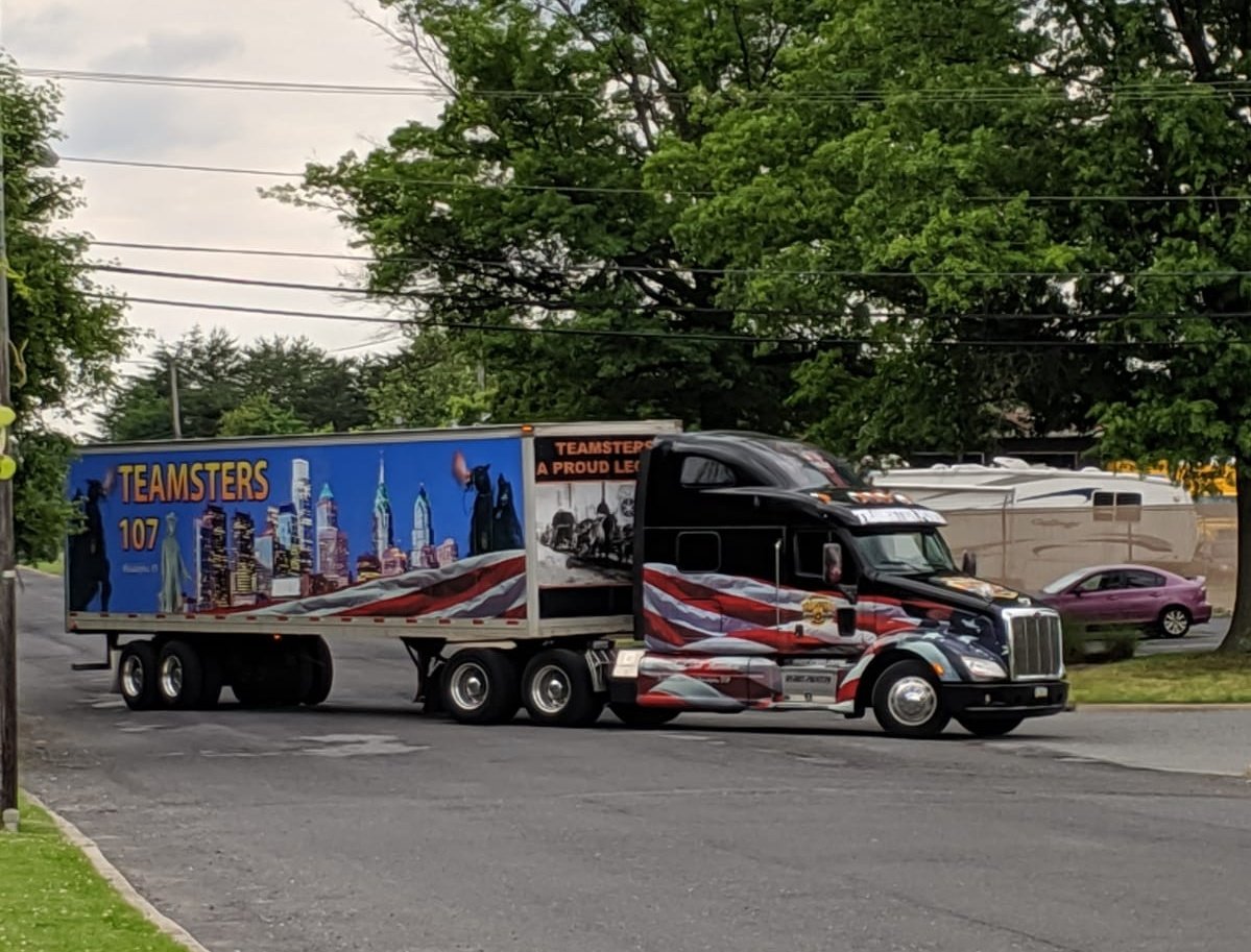XPOexposed's tweet photo. More @Teamsters taking part in the @XPOLogistics #DayOfAction for workers, in King of Prussia, PA (Local 384) and Cinnaminson, NJ (Local 107). #WeAreXPO https://t.co/sJJYOmt5QP