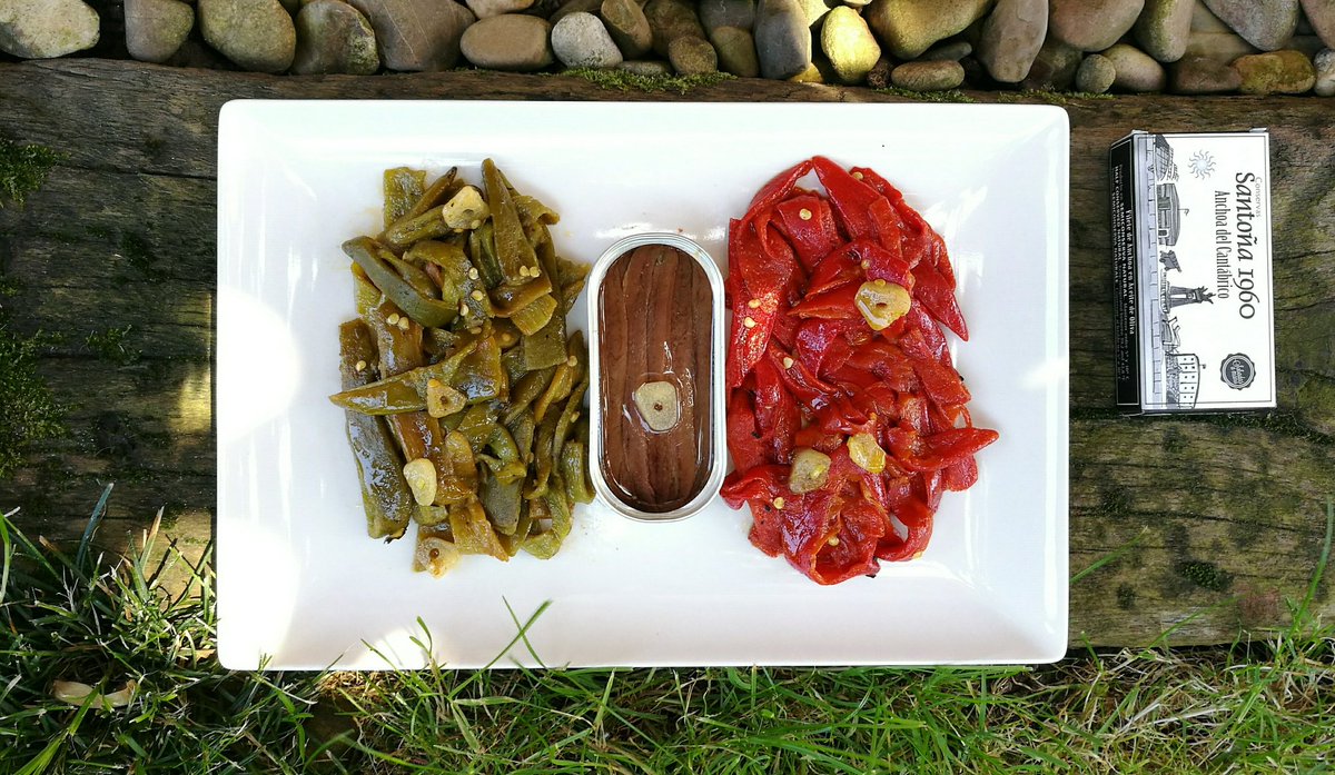 Anchoas con Pimientos...
#anchoas con #pimientos #tricolore.