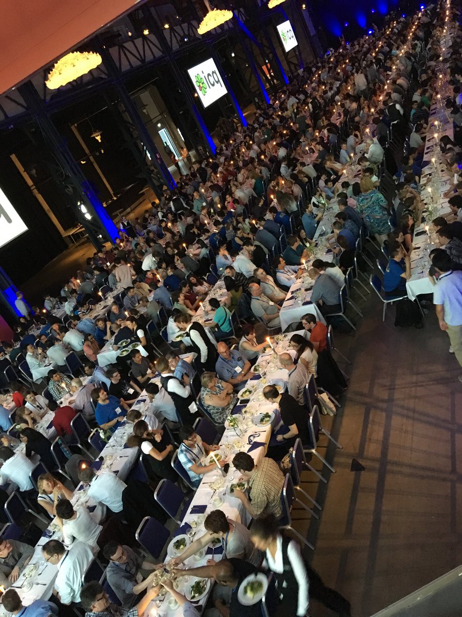 SoftEngResGrp's tweet image. This is what I call a banquet! #icse18