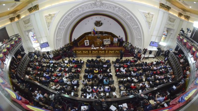 ConElMazoDando's tweet photo. ANC planteará confiscación de bienes a políticos que apoyan bloqueo contra Venezuela y posterior subasta https://t.co/XX1878dmJK https://t.co/ZDCYeE4huE