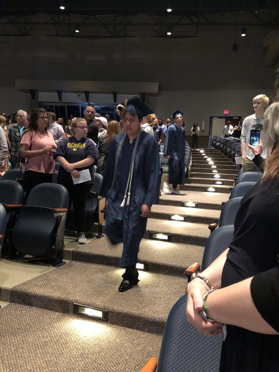 LearnAtCCS's tweet photo. Inspiring send-off for the Renaissance High School Class of 2019! “We stand alone, together.” #RHSGraduation #WeAreClarkston https://t.co/v8sFNBM3a9