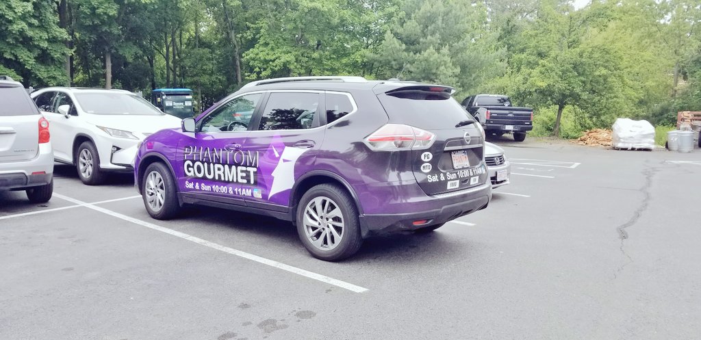 Blessed to have been visited by Phantom Gourmet today! Keep an eye out for the episode featuring the Swine late this summer 

#phantomgourmet #southshorebbq #sarcasticswinebbq #southernbbq #tvshow #macncow #localbusiness #BBQ #NewEngland #phantom #truecooks #ChefLife #summer19