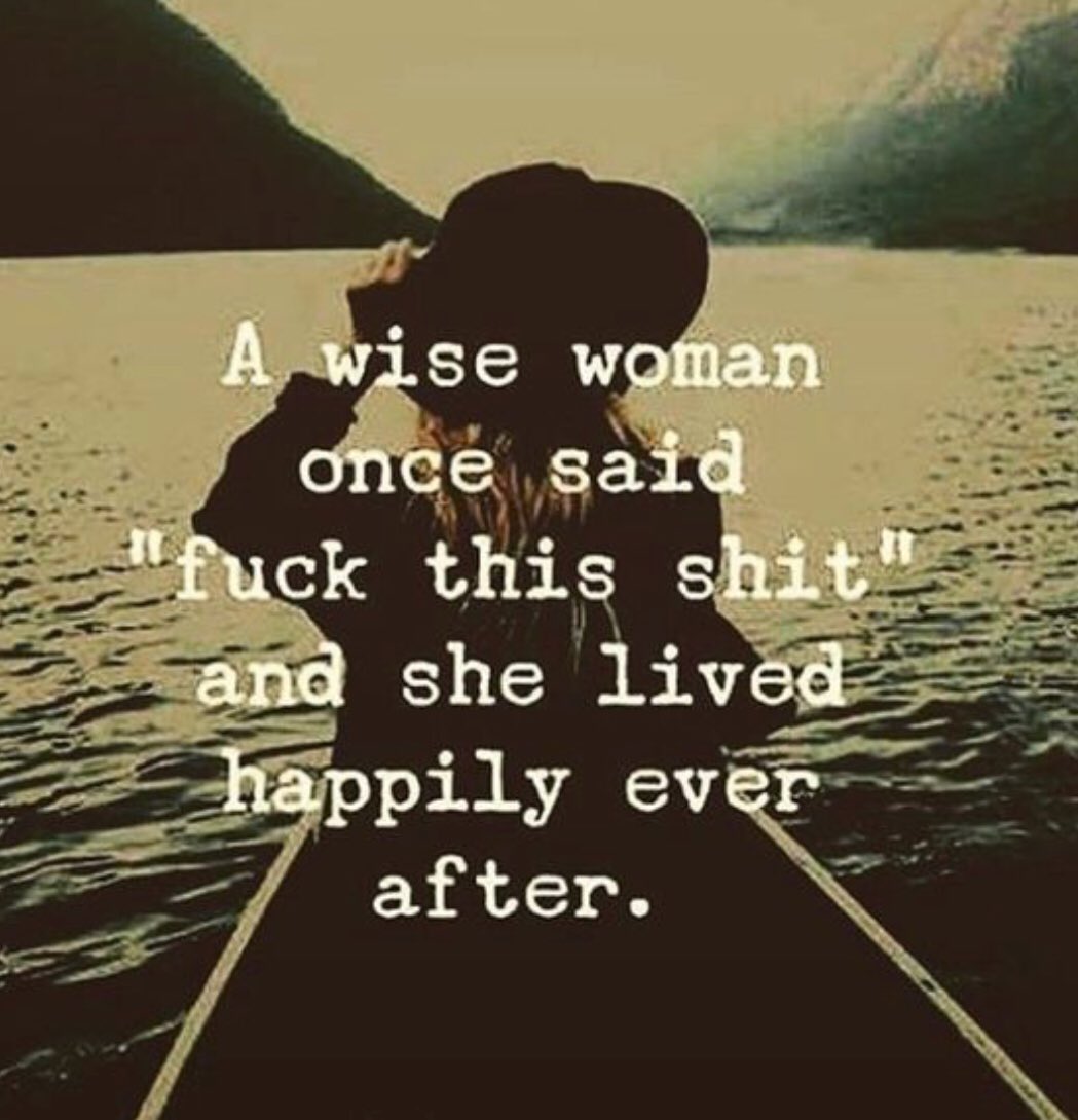 ChooseToBossUp's tweet photo. Respect yourself enough to walk away from anything that no longer serves you, grows you, or makes YOU happy. May you have the courage to walk away from nonsense around you. #ChooseToBossUp #ChangeYourLife #ThursdayThoughts https://t.co/dwukmwxOb3