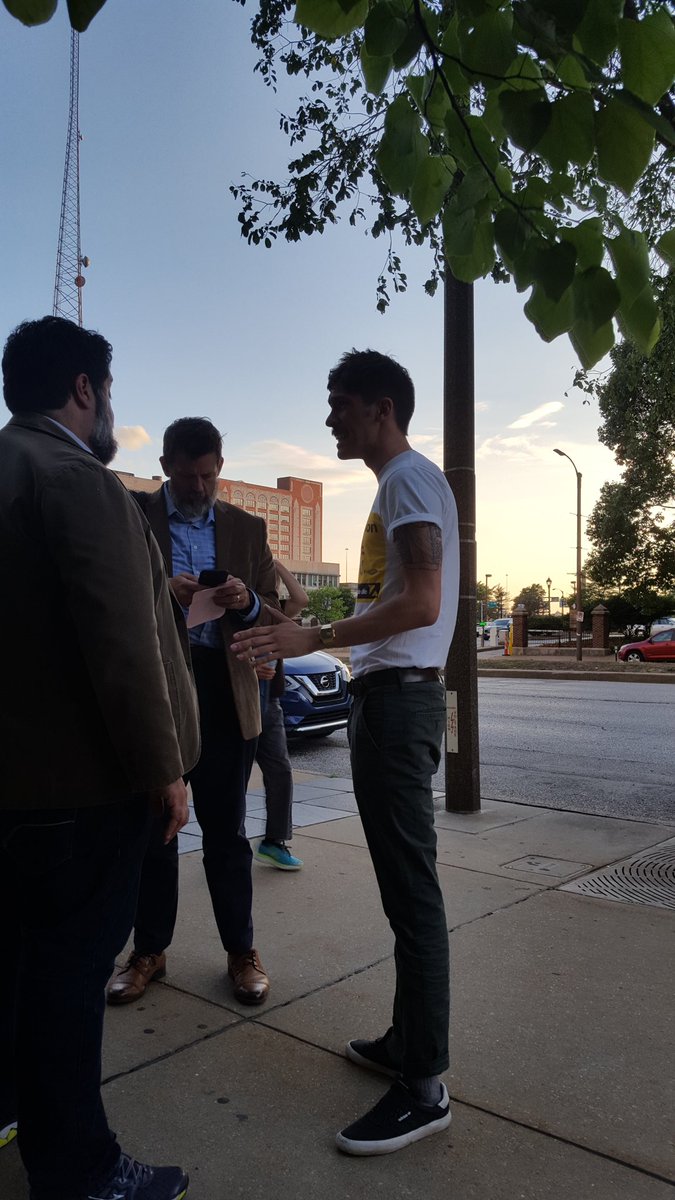 search4swag's tweet photo. The last protester has been released.
#stopthebans
#GovernorParson
Alex ✊🏾 https://t.co/aWQs1VjzXj