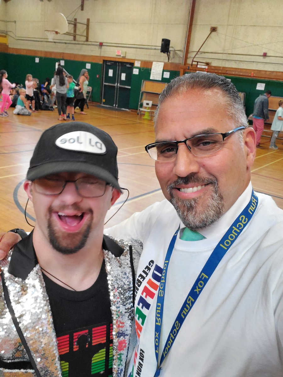 ElementaryFox's tweet photo. Celebrating Differences Day 2019 @ Fox Run School! Welcome DJ Joe! #clinicaldreamteam #foxrunforall https://t.co/nSDkbJn41B