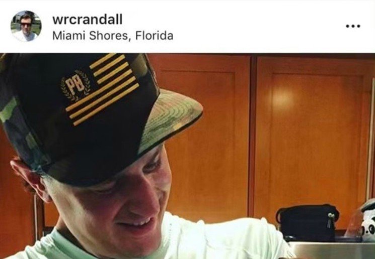BillyCorben's tweet image. Chef @WRCrandall, who works for @ChefMichaelMina at @Fontainebleau Hotel in Miami Beach, proudly wears apparel from anti-immigrant, neo-fascist, white supremacist hate group Proud Boys: miaminewtimes.com/restaurants/wh…