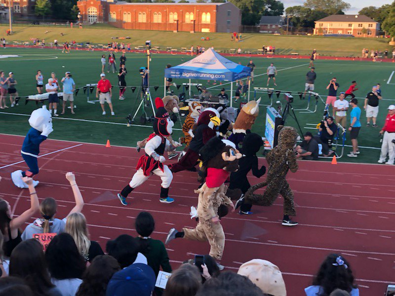 FZWTrack's tweet photo. The Jaguar represented at the festival of miles tonight. Went out hard... https://t.co/d9PysSg9yd