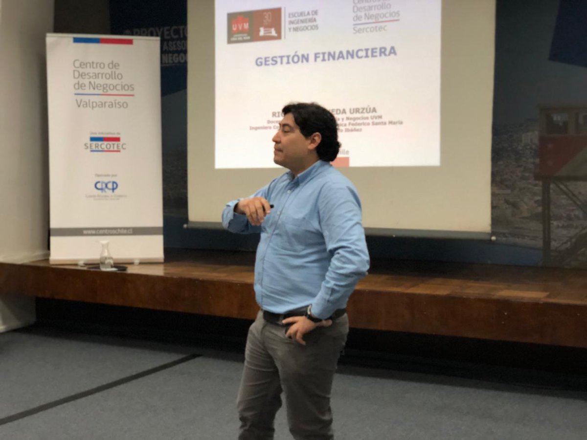 UVM_cl's tweet photo. Docentes de la Esc. de Ingeniería y Negocios, Ricardo Pruneda y Franco Salazar dictaron charla de gestión financiera en la primera versión del programa Escuela de la Mujer - Fortalecimiento Empresarial Femenino del Centro de Desarrollo de Negocios de Valparaíso @FrancoPsd https://t.co/EiSec64n2l