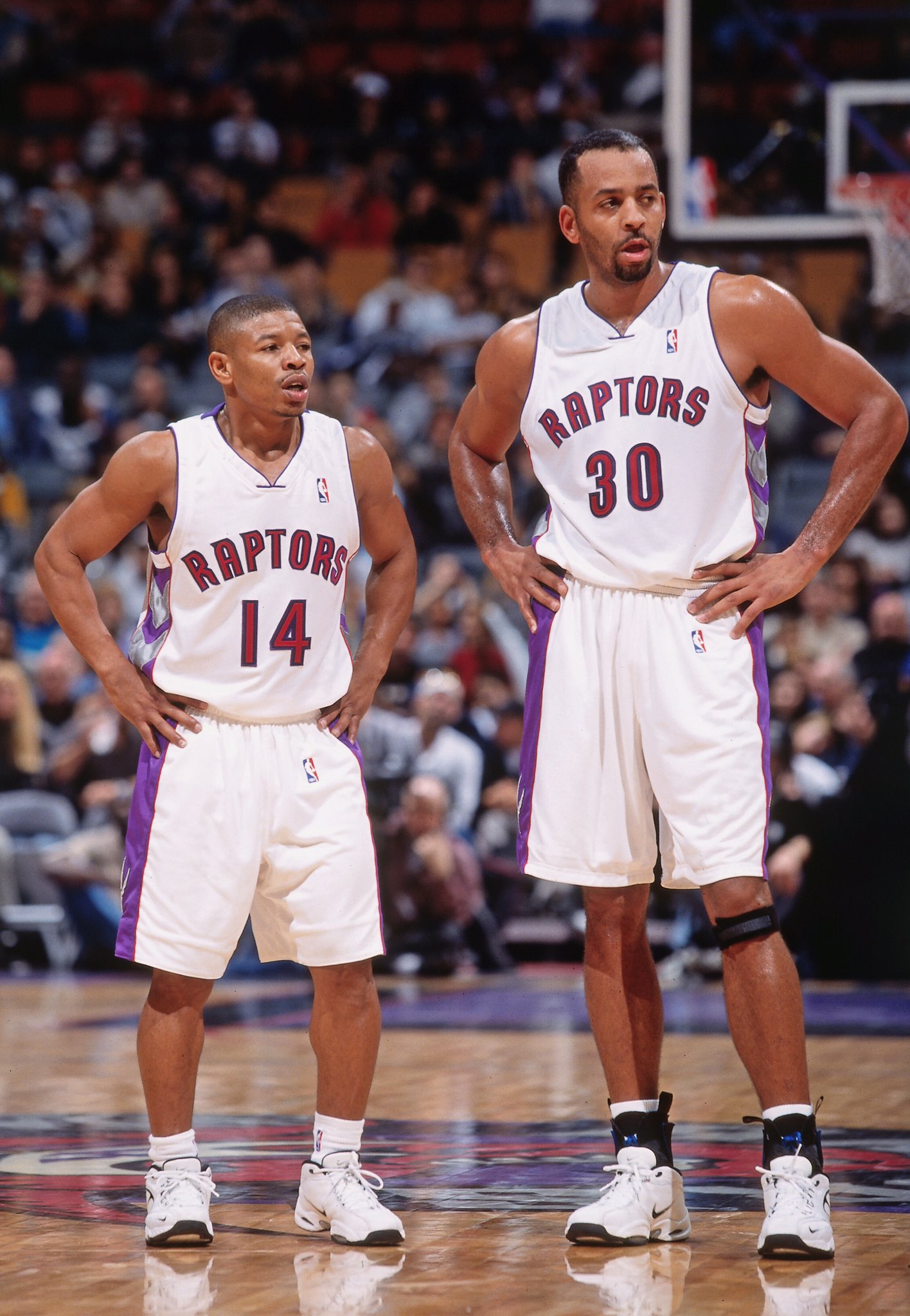 Timeless Sports on X: (1999) Muggsy Bogues and Dell Curry. 🔥 #WeTheNorth   / X