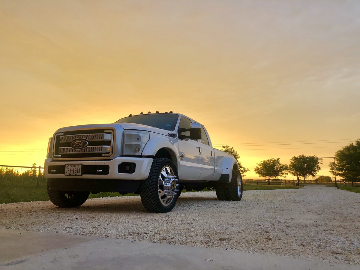 rylan4031's tweet photo. Texas Sunsets🤤 https://t.co/6hzyz8GJAc