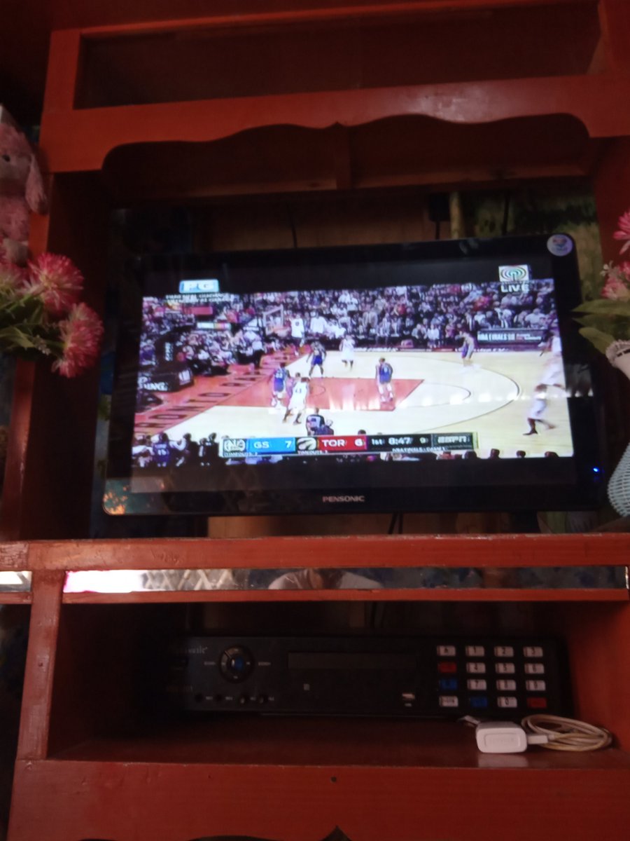 Ramirezkisha's tweet photo. @abscbnsports 
Watching 1st game GSW Vs TOR 
Go GS for the win 😄😄⛹️⛹️⛹️ https://t.co/wLLc1tnsyL