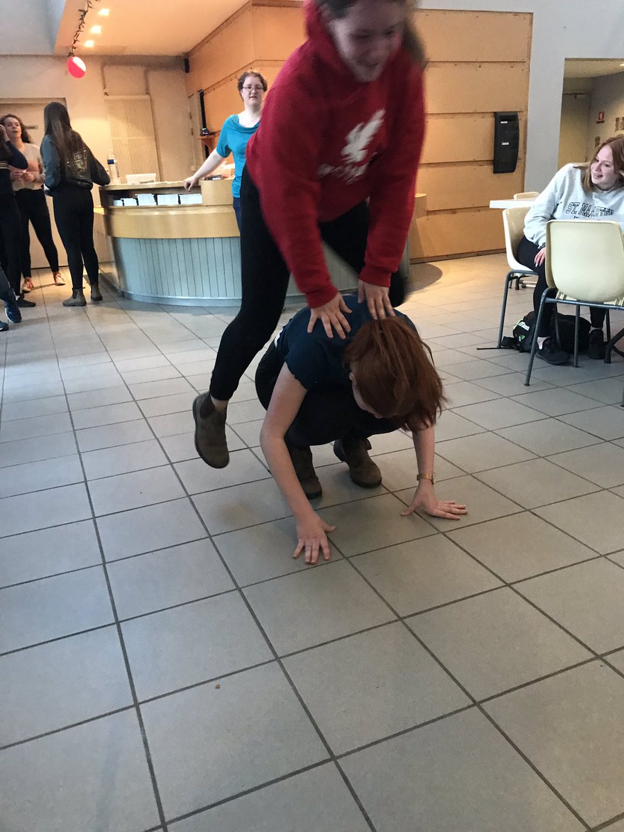 Un peu de saute-mouton ce soir! <a href="/CMS_Tigers/">Clarenville Middle</a> #cmstalk #cmsspm2019 #lesprofslesvainqueurs