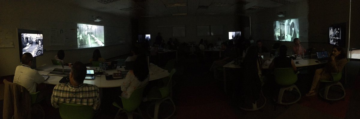 felixlozano's tweet photo. Explorando las fronteras de los #EstudiosCreativos del @TecdeMonterrey en el Curso de Actualización Disciplinar del profesorado. Seguimos experimentando la relación entre #PricingPower del talento creativo y la #conectina de @ricardollavador, Carita Kanashiro y @clubdecreativos https://t.co/SvUYzFbmB5