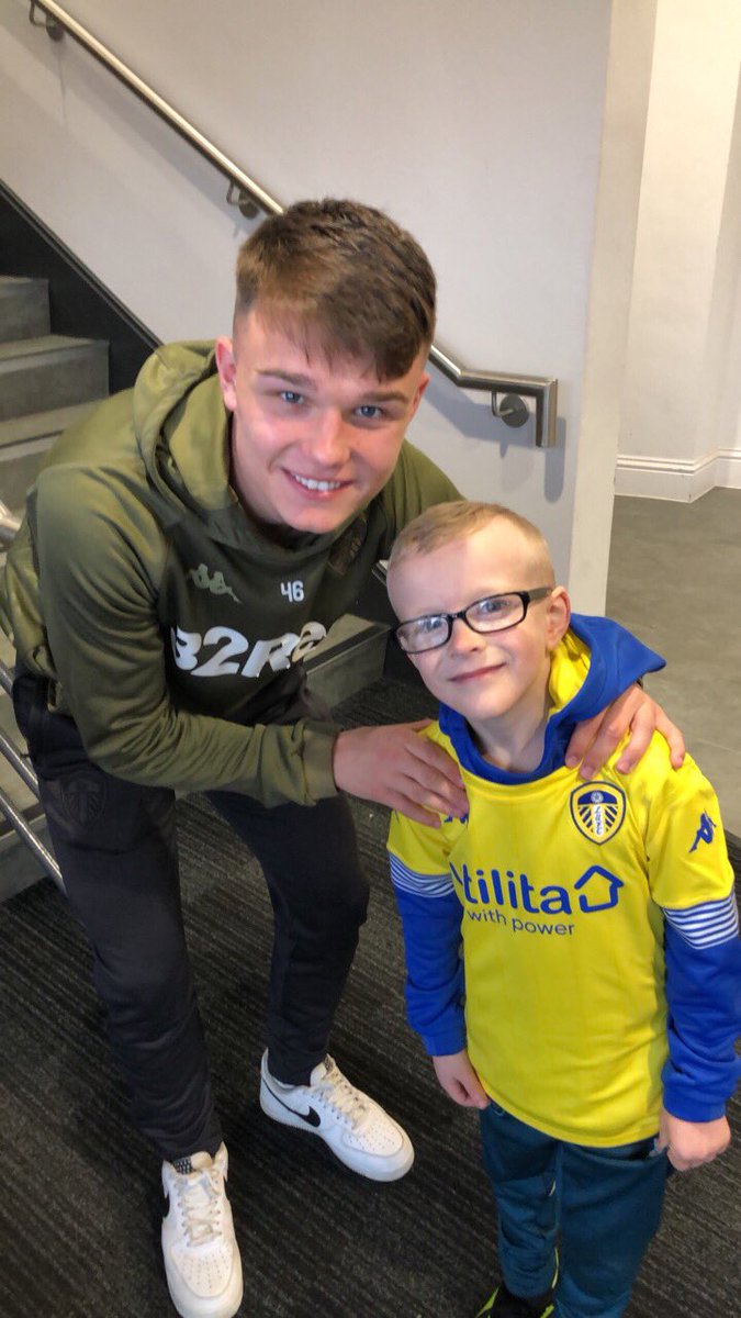 benheather's tweet photo. So pleased to hear @jamieshackk has been called up to the England under 20s squad. Definitely deserved!! 

Go and shine just like you have this season for Leeds.

I’m gonna have one happy boy when I tell him the news tomorrow morning. 

#TeamShackleton #LUFC #MOT https://t.co/DlpjF4grF1
