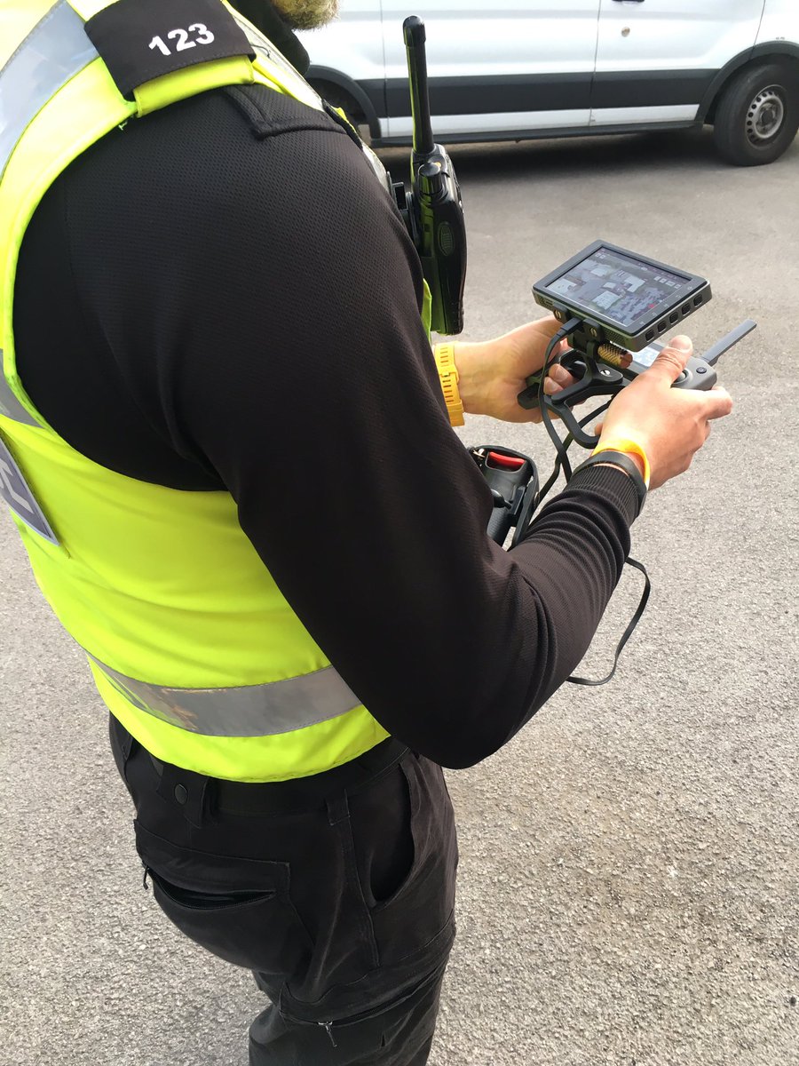 Another successful drone deployment in @SYPRotherham by some of our trained Roads Policing Officers.

Officers cleared the roof and grounds of a building for officers on the ground.

All clear 👍🏻

#sypdrones 🛸