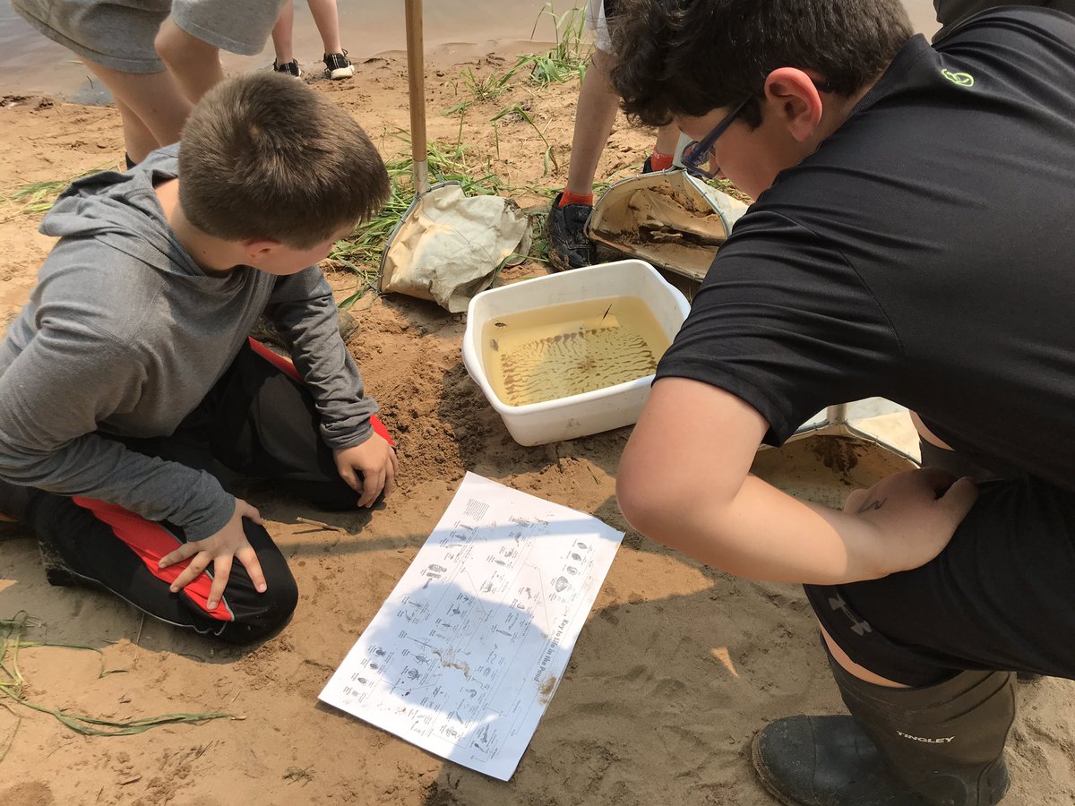 abelscience's tweet photo. Another fine day with DCE Middle School students learning ecology in the field.  #everestpride https://t.co/8sKQrJSDnH