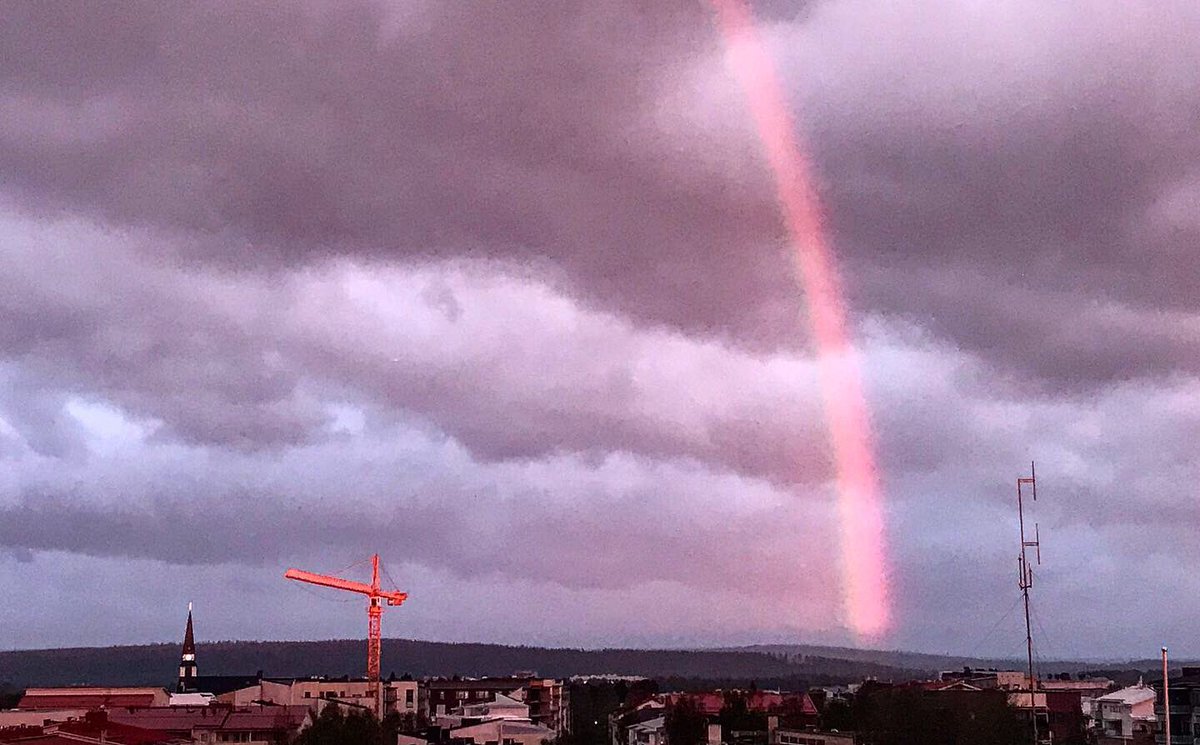 Stayed up late to watch a @designmattersCA presentation remotely from Finland. Not only was the presentation amazing, but I got to see a rainbow at midnight. Jet lag and late night worth it! #Cumulus2019