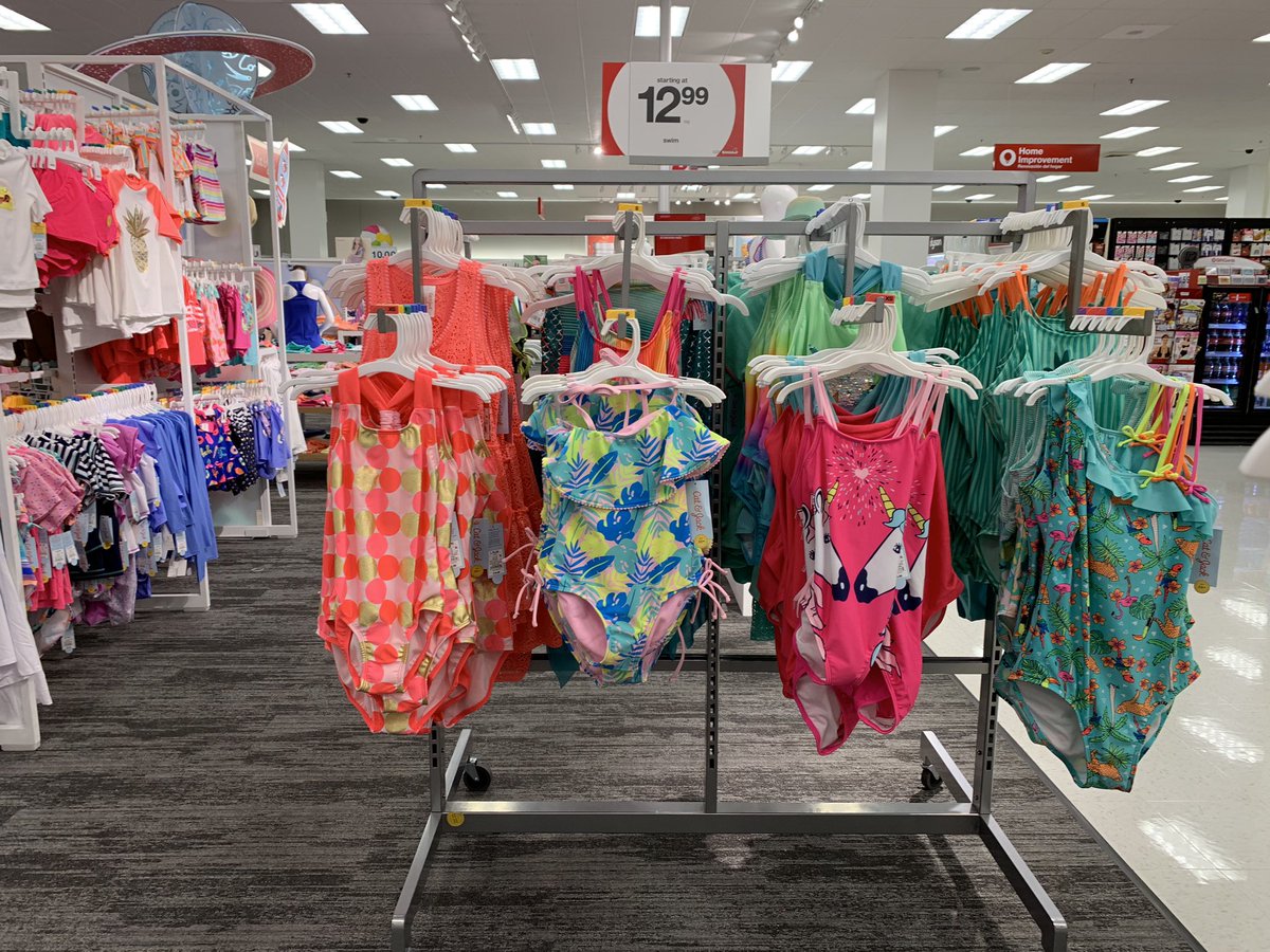 RaulitoVm1888's tweet photo. Learning & implementing the Visual Color Standards with the girls swim wear! #ROYGBIV / #WarmToCool / #VisualStandards https://t.co/8wBeXsC1ns