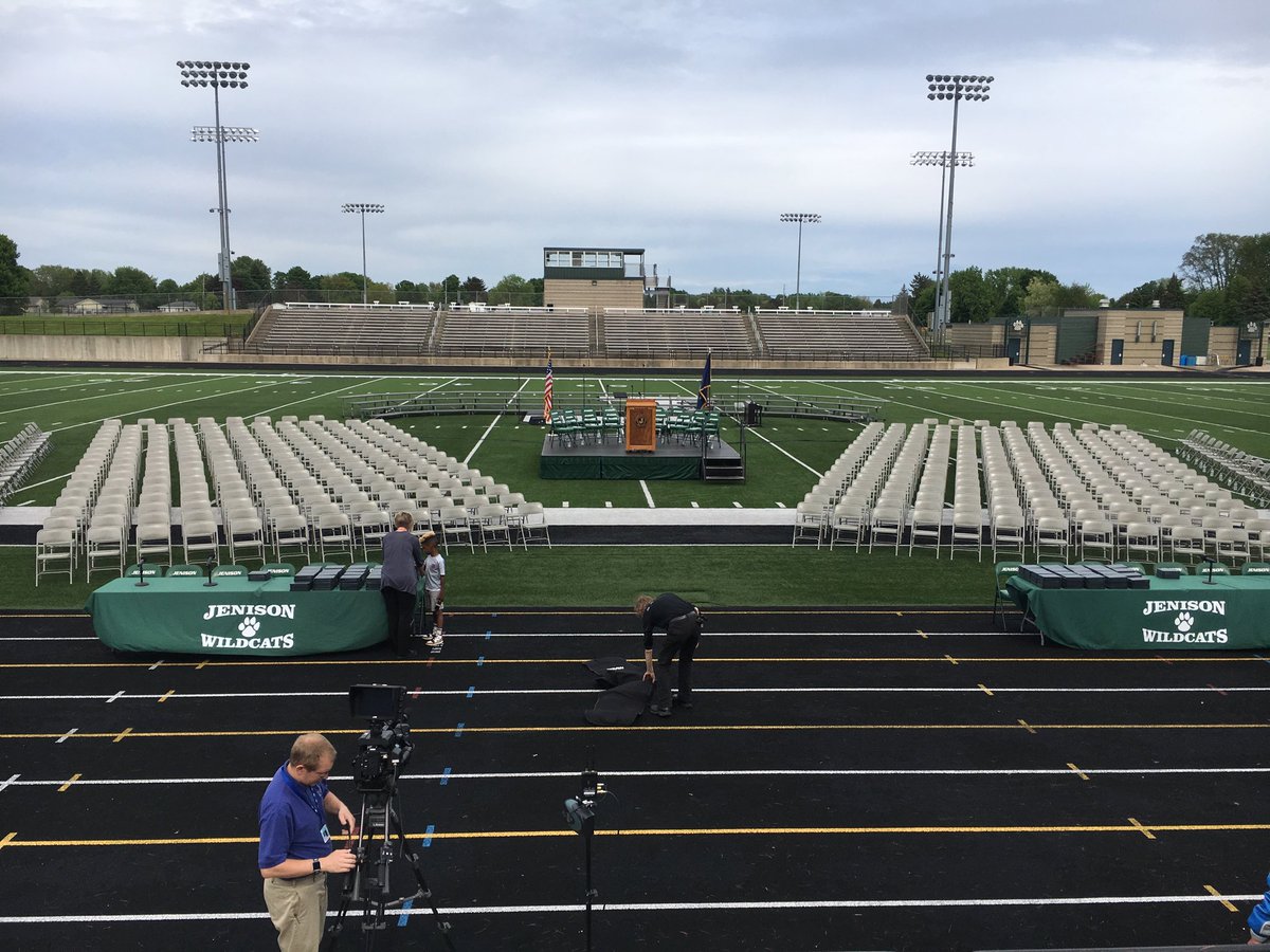 bgrahamJPS's tweet photo. Almost time for the class of 2019’s big day! https://t.co/A8Ad5qO2kX