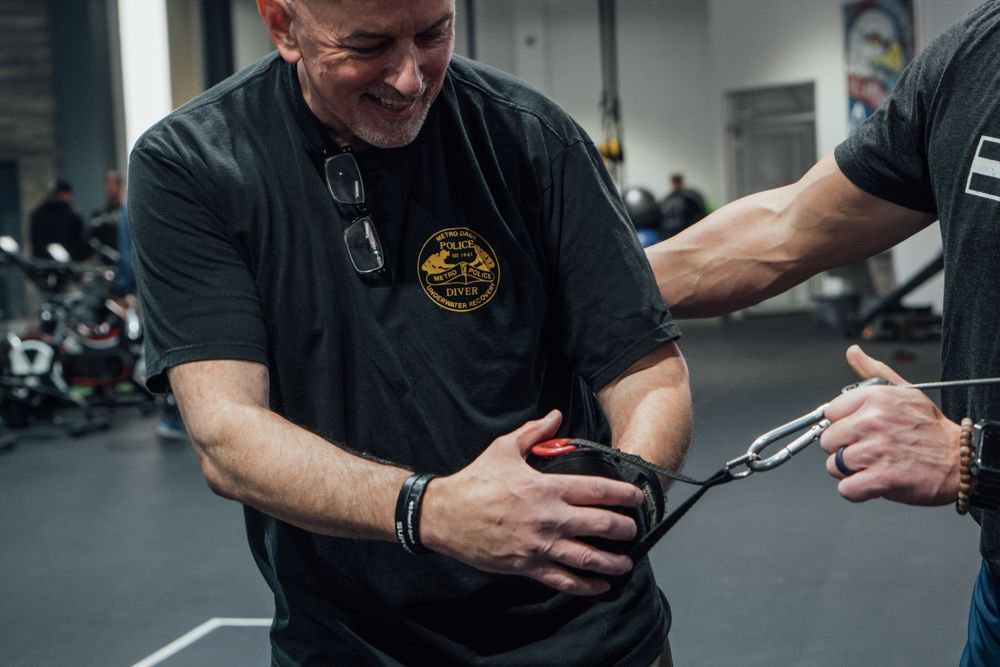 ATF_Tribe's tweet photo. Flashback to #ATF15 and #ATF15DON. The gains this man made throughout our nine week class were nothing short of amazing! #ATFTribe... tag a guy/gal below in the comments who is making HUGE gains in their life today.
#tbt #throwbackthursday
#atftribe #atf16 #defyimpossible https://t.co/pyYxdj0ZLW