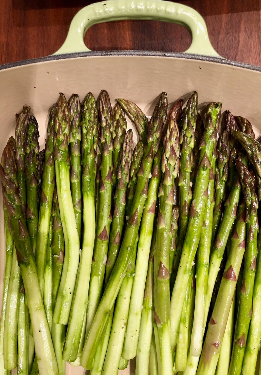 Well hello beautiful! We’ve been loving cooking with asparagus all Spring long (we actually prefer the medium-large size for most recipes)! Which vegetables have been taking center stage in your kitchen lately?