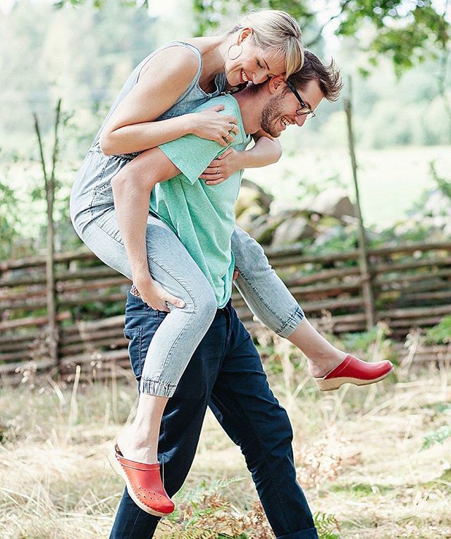 Helen and Sam! These two welcomed the sweetest little boy this spring and I am too excited to meet him when we visit this summer. Who else has fantastic summer plans?!⁣
⁣
#engagement #engagementphotographer #justengaged #isaidyes #presession #engagem… bit.ly/2XpdMP2