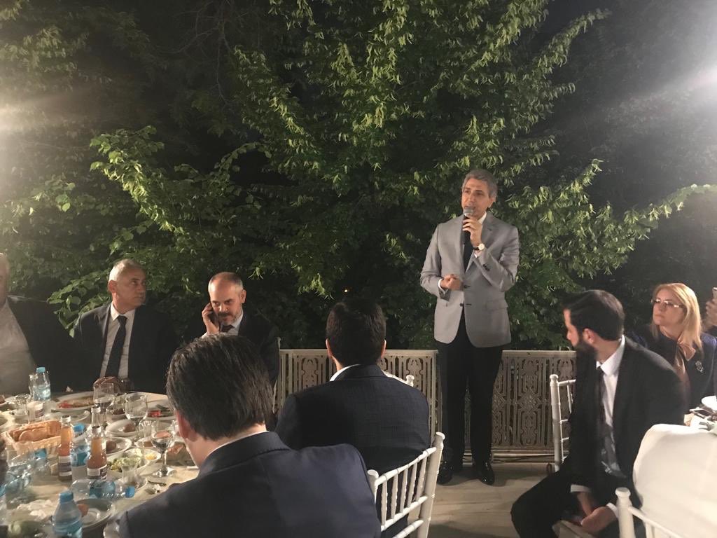 mustafademir's tweet photo. İstanbul Milletvekilimiz Sn. @ackilic76, Türk Kızılayı İstanbul Şube Başkanı Sn. İlhami Yıldırım ve Samsun Dernekler Federasyonu Başkanı Sn. Yıldıray Baş’ın katılımıyla, @balcioglufatih beyin düzenlediği Sarıyer Emirgan’daki iftar programında vatandaşlarımızla bir araya geldik. https://t.co/7LYtPASqOw