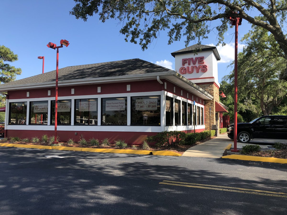 FiveGuysCFL's tweet photo. It’s a beautiful night at Orange City! Our staff is ready for a great spirit night with Aristocats, Inc. ! Come in for dinner and support your local community! #FiveGuysSpiritNight https://t.co/gfe7EGrLeD