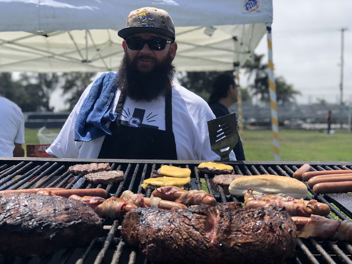 schs_saints's tweet photo. SC Senior BBQ! @schs_asb https://t.co/mOqRLS5EAA