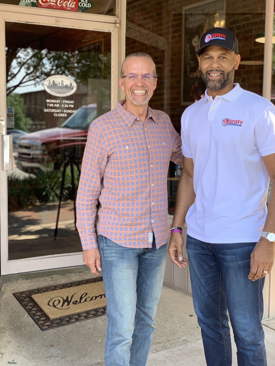 WendellScott_34's tweet photo. Frank and Warrick Scott exchange stories of NASCAR legend Wendell Scott with @kylepetty | Coffee with Kyle @NASCARonNBC @NBCSports in Danville, Virginia today! Check out the BTS 🎥 https://t.co/oSZPWD3xr4