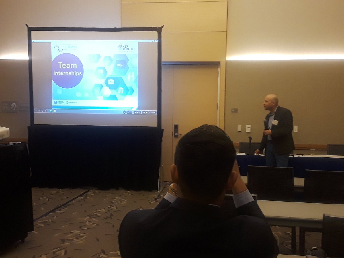 KittredgeCarol's tweet photo. Salomon Davila presenting on #cccmaker internship process at CSU Sonoma Maker Convening #makermatic #internships https://t.co/rFahPw8Y75