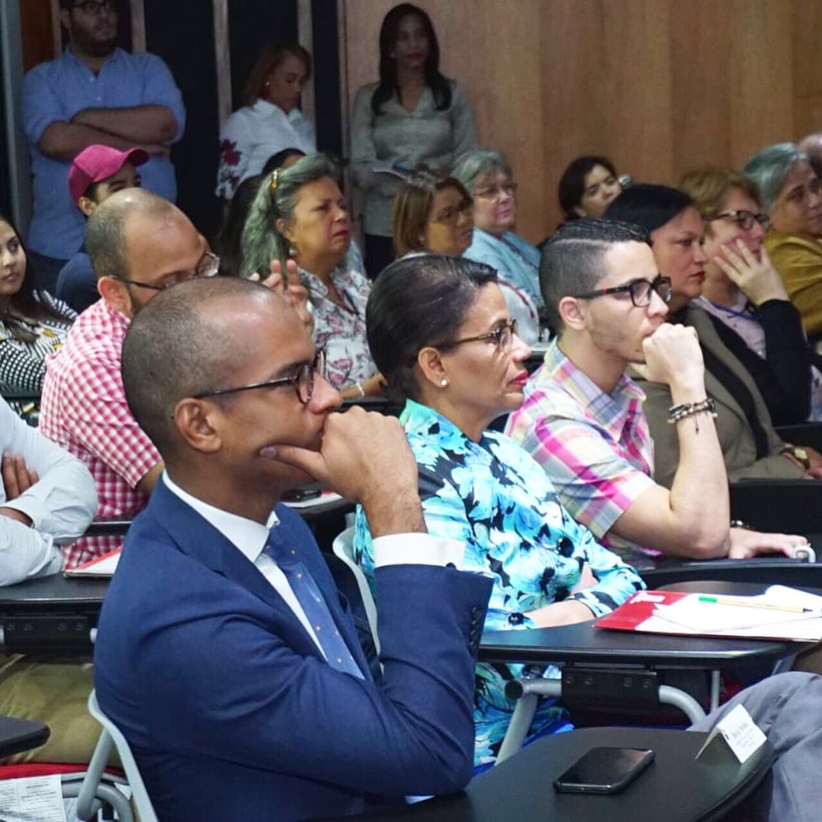 Borjacademia's tweet photo. Hay una generación que está observando los ámbitos en que los mayores pudieron hacer más. La innovación es uno de ellos. Fue oportuna la conferencia: Propiedad Intelectual e Innovación para el Desarrollo, organizada por el @ceiintec, a quien agradezco la invitación. ¡Enhorabuena! https://t.co/CJxfWx1IB0