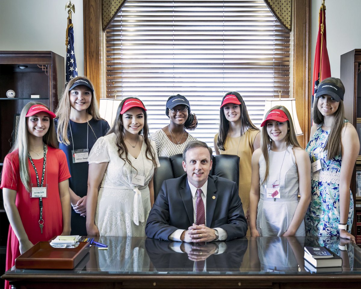AR_HouseSpeaker's tweet photo. Always great to welcome Girls State to the House and the Capitol. I had the privilege of meeting several of the students from El Dorado. https://t.co/EkyI4TX47F