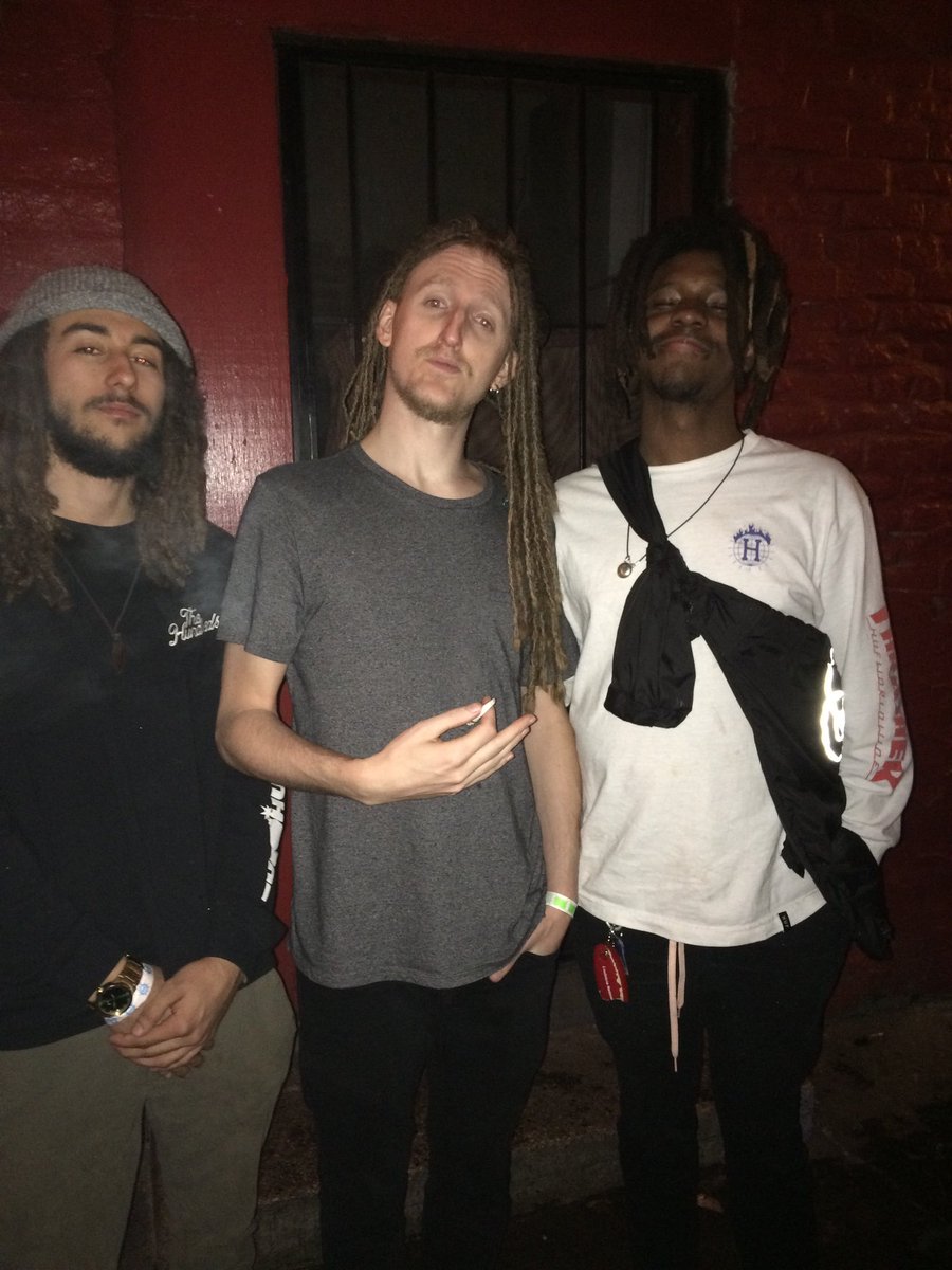 imjamz_'s tweet image. The night we met @Psymbionic back in 2017 🦋 #Psymbionic