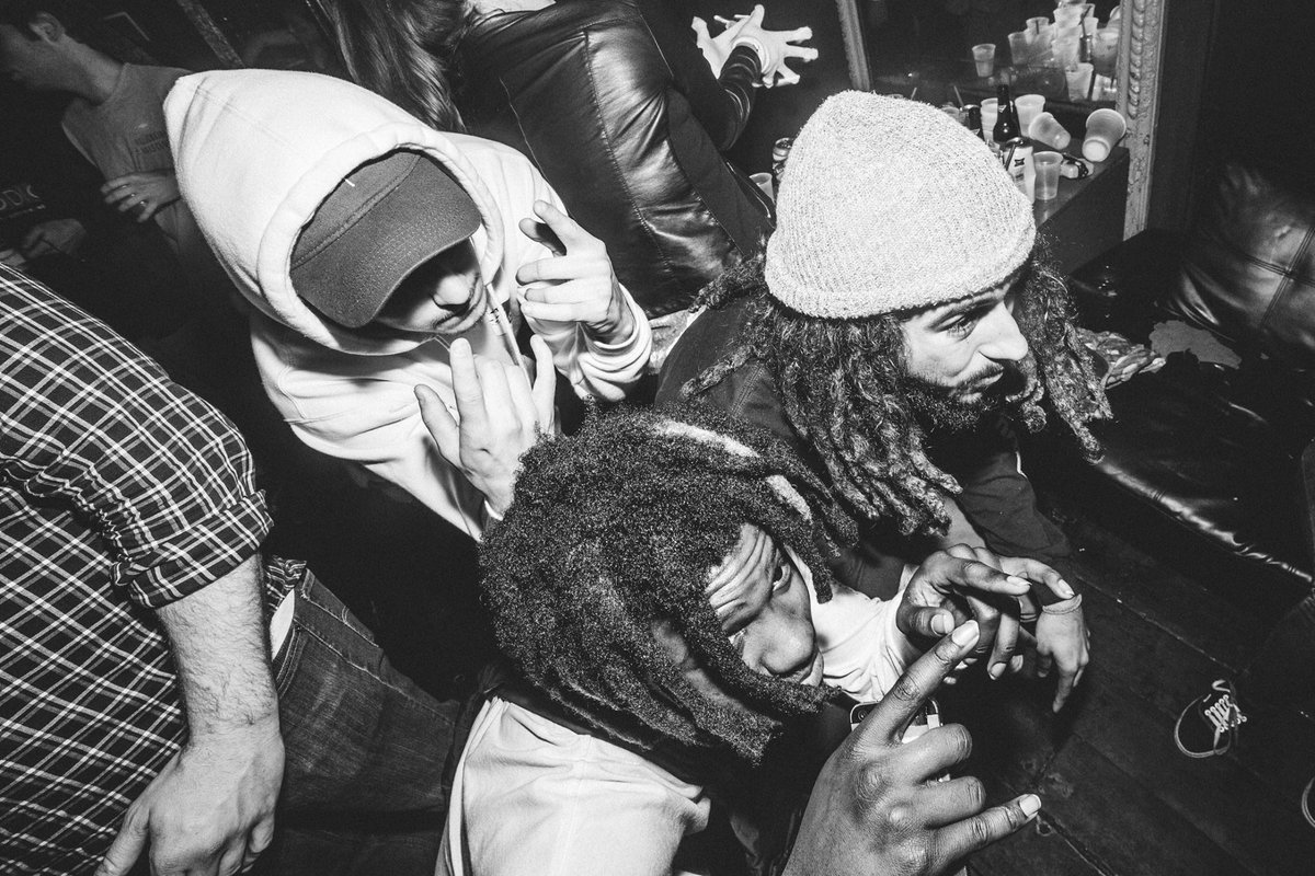 imjamz_'s tweet image. The night we met @Psymbionic back in 2017 🦋 #Psymbionic