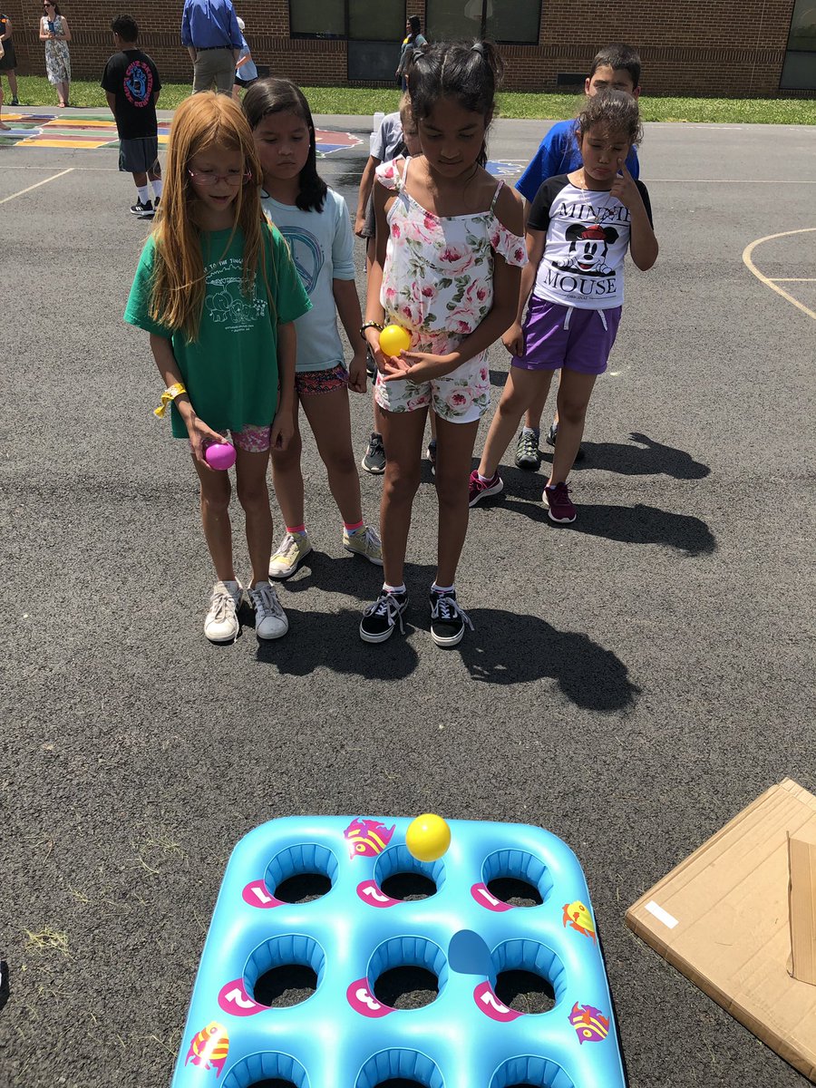 MrsG_Richardson's tweet photo. Third grade party was a blast!! ☀️@Potowmack_ES https://t.co/xrW3av21Rf
