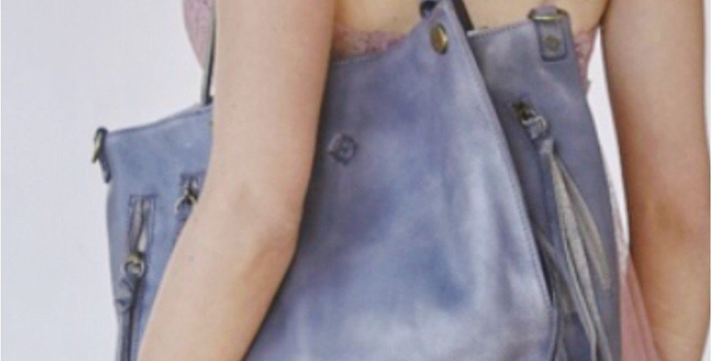 ModEnvvy's tweet image. T O T E S  | An oversized tote bag is a must have accessory for every women. What are you waiting for? Save 20% through Sunday using code "SHOP4LESS"  ow.ly/jA7g30oRbC2  #modenvvy #expectbettermodenvvy #totebag #tote #totes #leathertote #handbagsale #designerbags