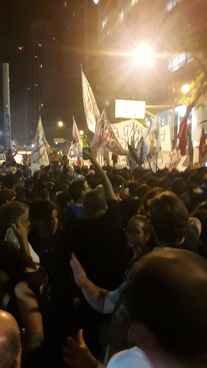 corrupcaodebem's tweet photo. Ato rolando agora no Rio de Janeiro contra os cortes de Jair Bolsonaro á educação!
VAI TER LUTA! https://t.co/C2tXkBadzf