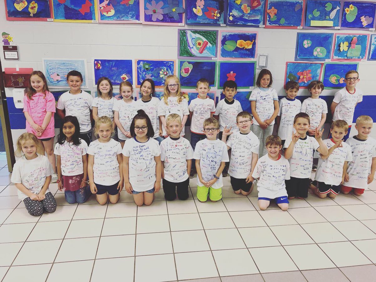brunoskiddos's tweet photo. 1st grade T-shirt signing day! https://t.co/xzSc1TDDtS