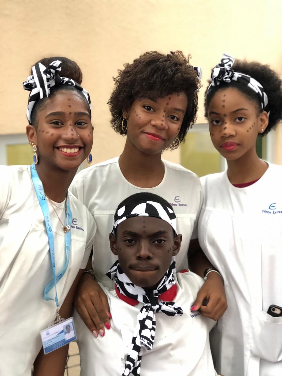 aece2k19's tweet photo. Feira dos países no complexo escolar privado Emirais #SemanaDeAfricaEmirais https://t.co/1KwdzW2sAa