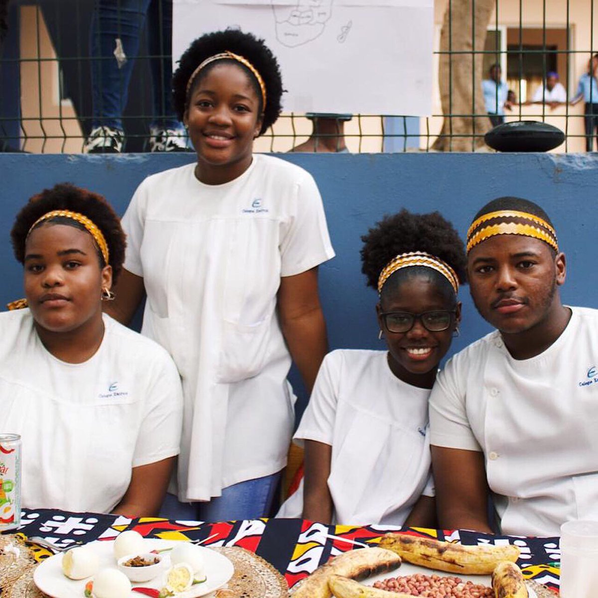 aece2k19's tweet photo. Feira dos países no complexo escolar privado Emirais #SemanaDeAfricaEmirais https://t.co/1KwdzW2sAa