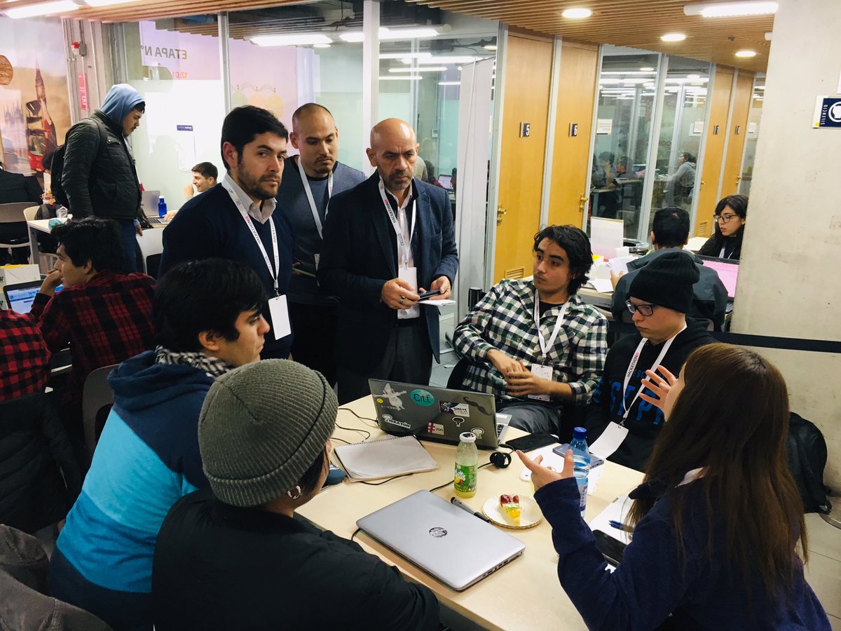 ClaudioAlcota's tweet photo. Continuamos en la 2da #HackathonCITT en @DuocUC junto a la empresa @citi en la etapa de “validación” 💪🏻💪🏻 ya queda menos para las presentaciones finales. https://t.co/PzvdAOZFKa