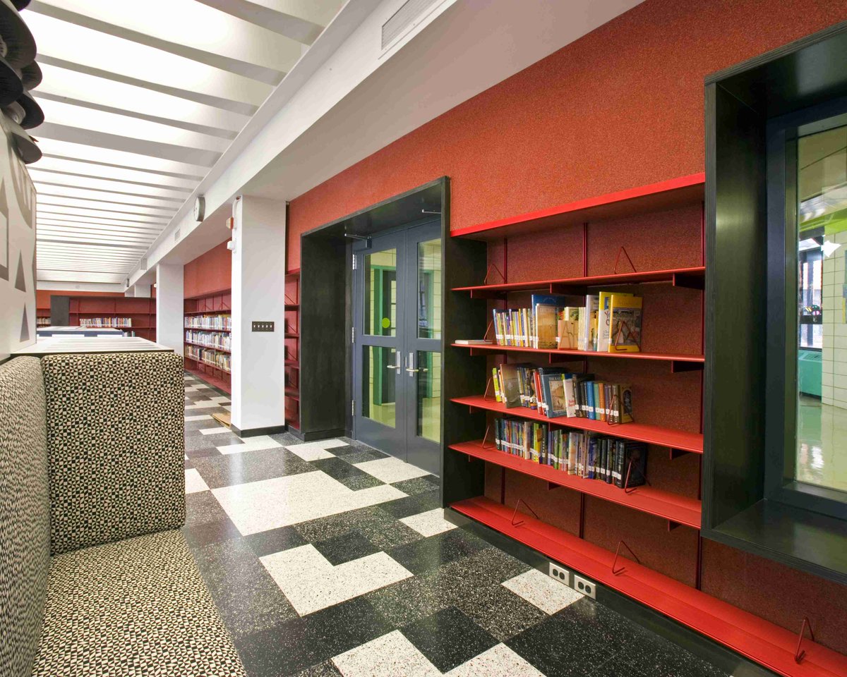 rakks's tweet photo. Working with a bold color scheme? Our shelving is available in custom finishes to complement the look and feel of your space.

Learn more about us at NeoCon this June; look for us on the seventh floor in booth 5008.

#betterdesignendures #rakksshelving #shelflife #neocon https://t.co/JkXG0Ci2zY