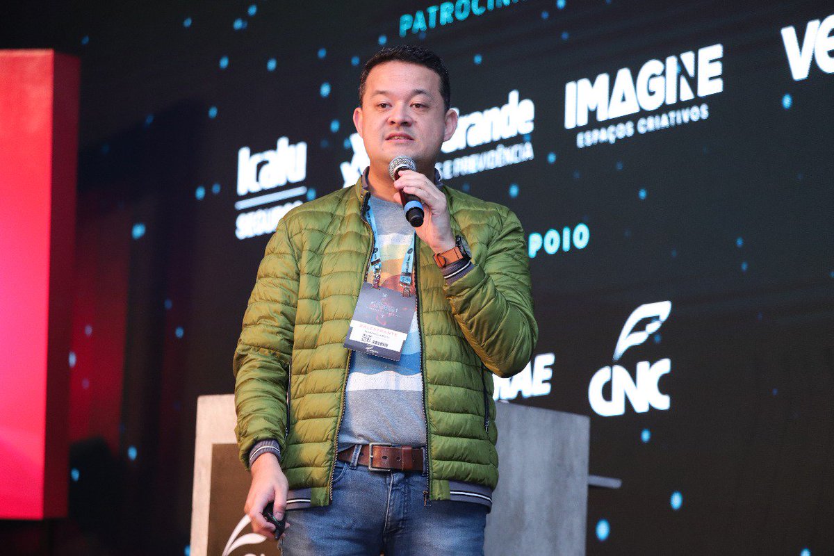 Fernando Kimura veio ao Congresso Brasileiro do Varejo falar sobre marketing inconsciente, um tema ainda novo, mas muito importante para o futuro das vendas! "Todos nós somos simbologias. Não adianta ter um bom produto e não ter um símbolo."