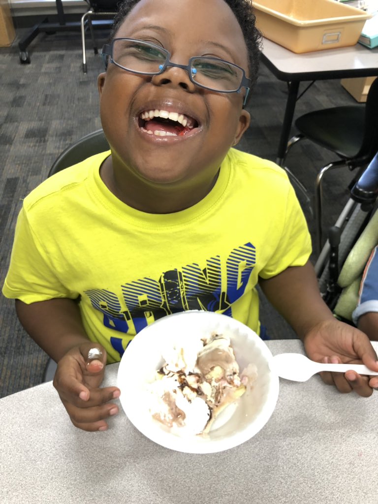 Mrs. Kincade tweet media