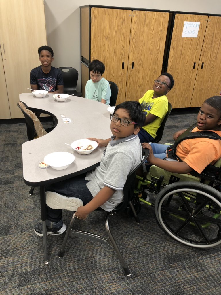 Mrs. Kincade tweet media